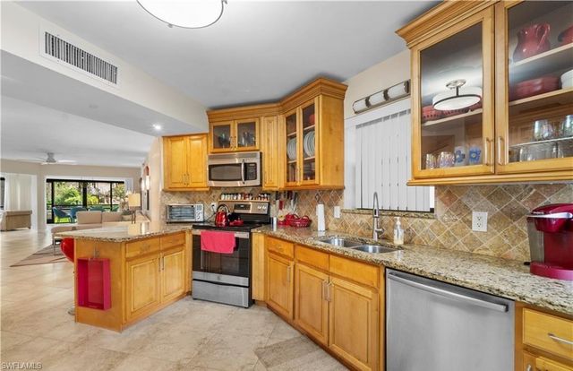 5890 Via Lugano 101, Naples, FL 34108