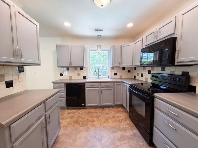 300 Indigo Road, Goose Creek, SC 29445
