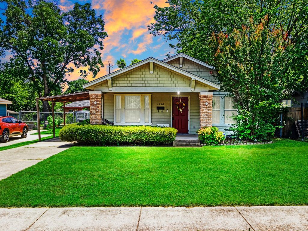 1436 Elmwood Avenue, Fort Worth, TX 76104