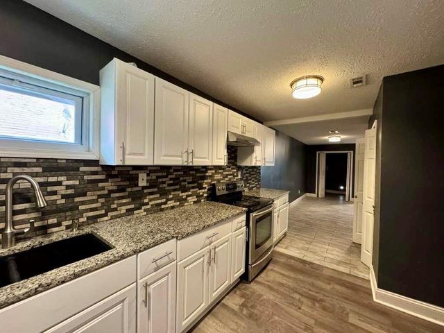 5209 E 6th Street, Kansas City, MO 64124