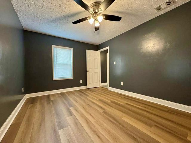 5209 E 6th Street, Kansas City, MO 64124