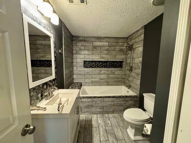 5209 E 6th Street, Kansas City, MO 64124