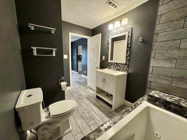 5209 E 6th Street, Kansas City, MO 64124