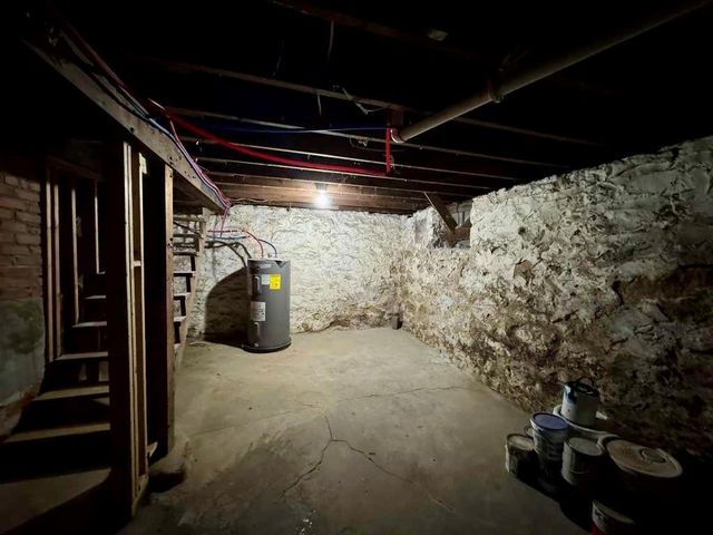 5209 E 6th Street, Kansas City, MO 64124