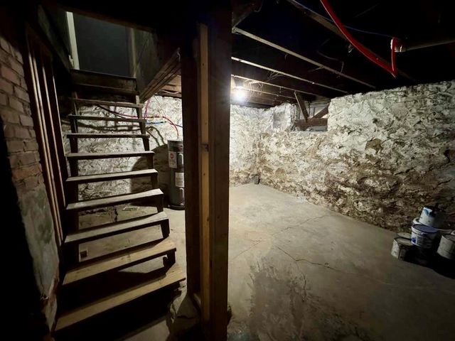 5209 E 6th Street, Kansas City, MO 64124