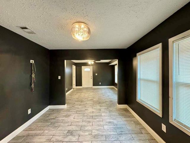 5209 E 6th Street, Kansas City, MO 64124