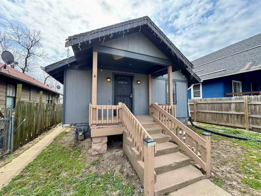 5209 E 6th Street, Kansas City, MO 64124