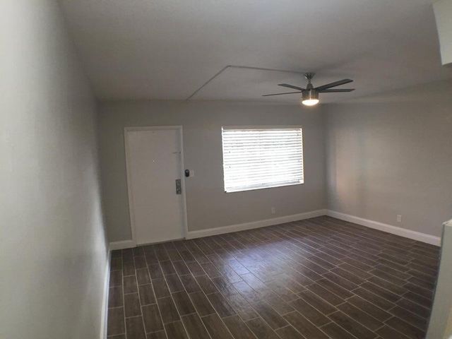 660 Glouchester Street 105, Boca Raton, FL 33487