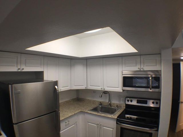 660 Glouchester Street 105, Boca Raton, FL 33487