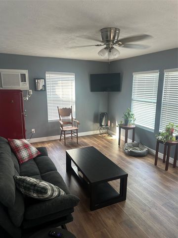 910 Luella Avenue, Deer Park, TX 77536