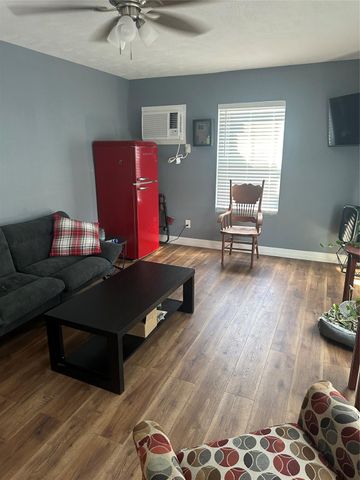 910 Luella Avenue, Deer Park, TX 77536