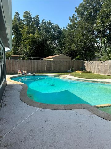 910 Luella Avenue, Deer Park, TX 77536