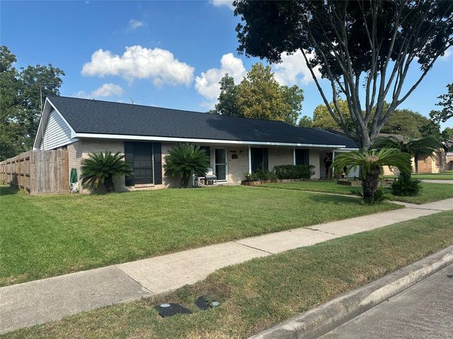 910 Luella Avenue, Deer Park, TX 77536