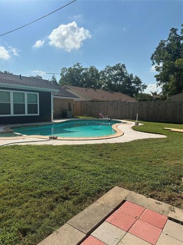 910 Luella Avenue, Deer Park, TX 77536