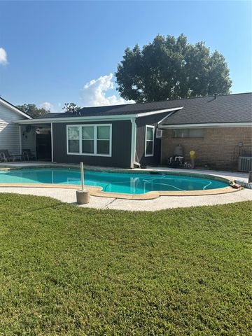 910 Luella Avenue, Deer Park, TX 77536