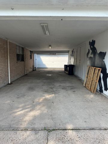 910 Luella Avenue, Deer Park, TX 77536