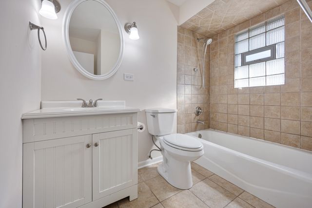 1241 Aspen Lane, Elk Grove Village, IL 60007