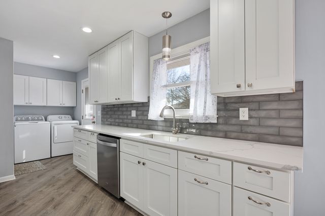 1241 Aspen Lane, Elk Grove Village, IL 60007