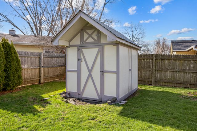 1241 Aspen Lane, Elk Grove Village, IL 60007