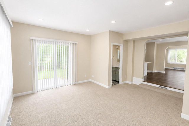 242 E Gauer CIRCLE, Milwaukee, WI 53207