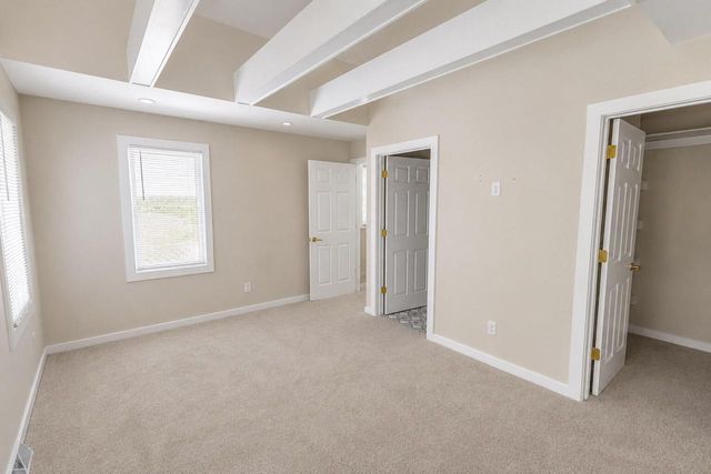 242 E Gauer CIRCLE, Milwaukee, WI 53207