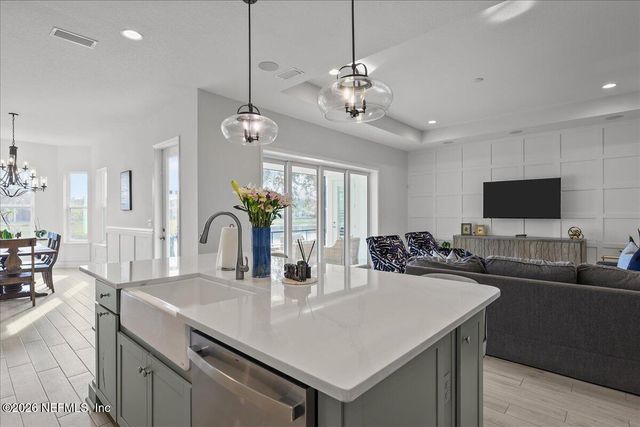 763 E DORCHESTER Drive, Jacksonville, FL 32259