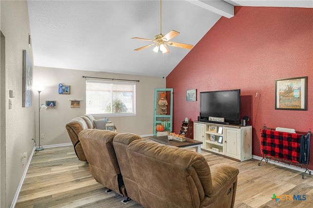 104 Deer Trail Lane, Goliad, TX 77963