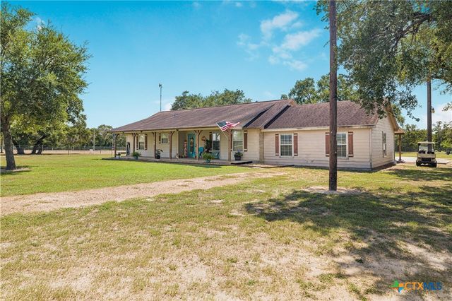 104 Deer Trail Lane, Goliad, TX 77963