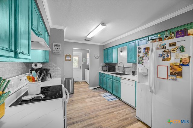 104 Deer Trail Lane, Goliad, TX 77963