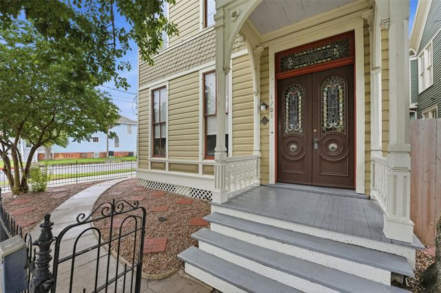 1701 Ball, Galveston, TX 77550