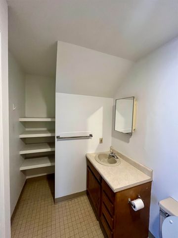 71 South Main Street, Cambridge, VT 05444