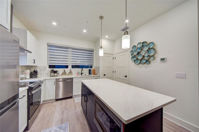 323 15TH STREET N, St Petersburg, FL 33705
