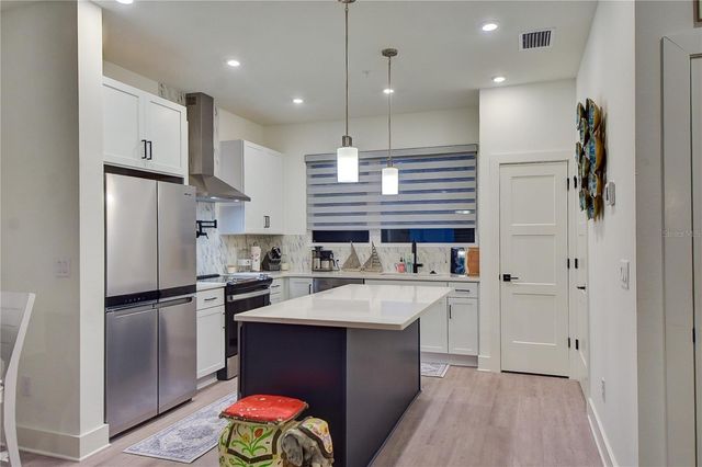 323 15TH STREET N, St Petersburg, FL 33705