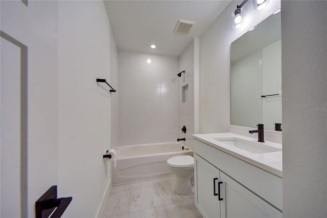 323 15TH STREET N, St Petersburg, FL 33705