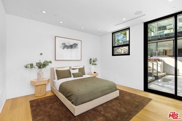 1317 Londonderry Place, Los Angeles, CA 90069