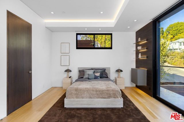 1317 Londonderry Place, Los Angeles, CA 90069