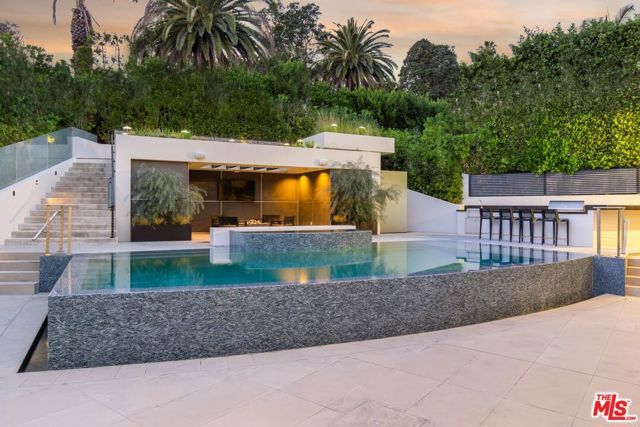 1317 Londonderry Place, Los Angeles, CA 90069