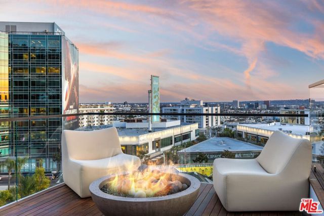 1317 Londonderry Place, Los Angeles, CA 90069