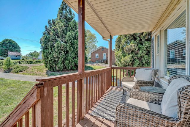 1302 Goodview RD, Goodview, VA 24095