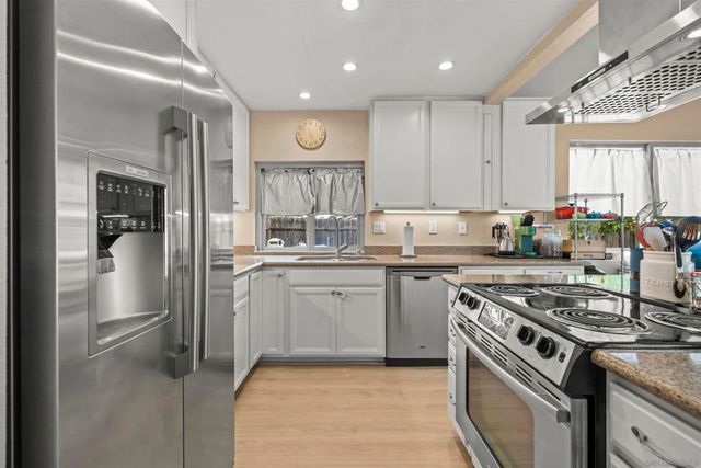 2396 Donnington Way, San Diego, CA 92139