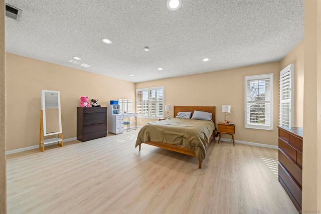 2396 Donnington Way, San Diego, CA 92139