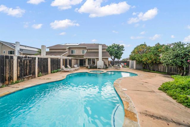 2396 Donnington Way, San Diego, CA 92139