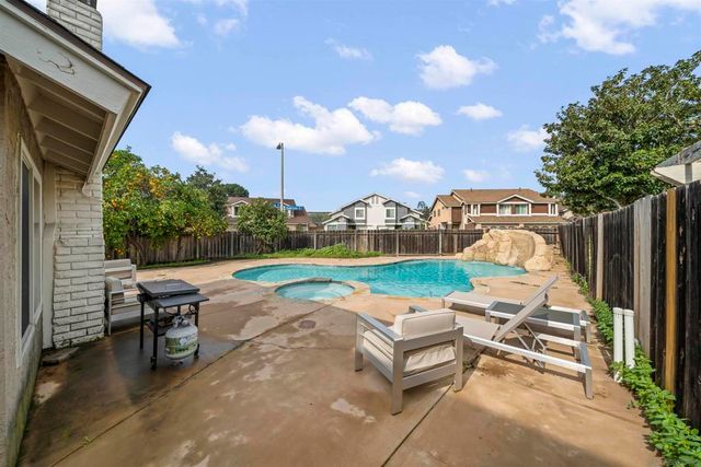 2396 Donnington Way, San Diego, CA 92139