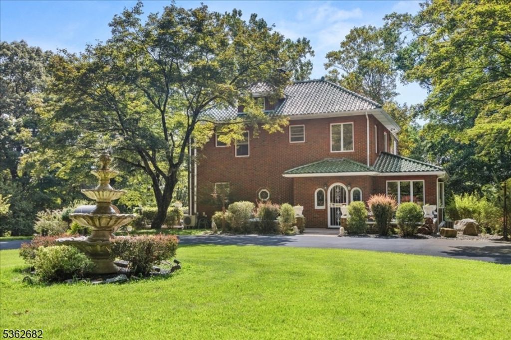 761 Backhus Estate Rd, Lebanon Twp., NJ 08826