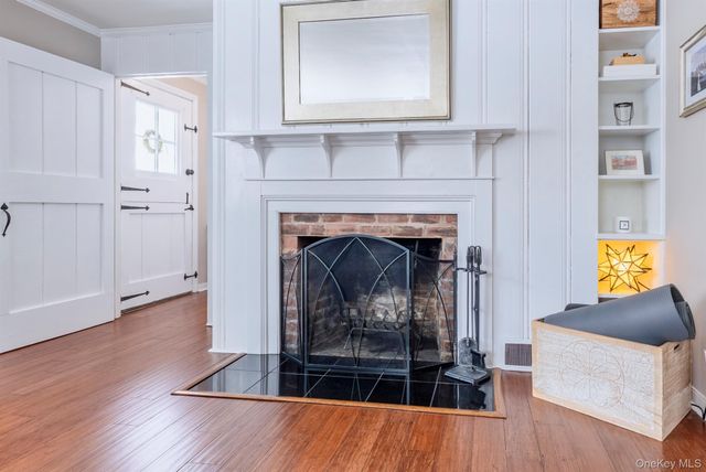 323 Hillside Avenue, Hurley, NY 12443