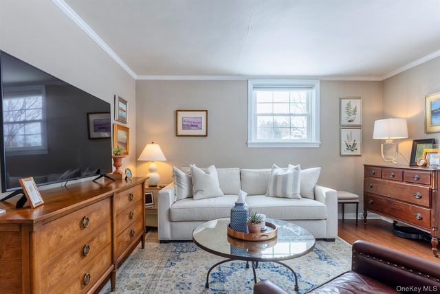 323 Hillside Avenue, Hurley, NY 12443