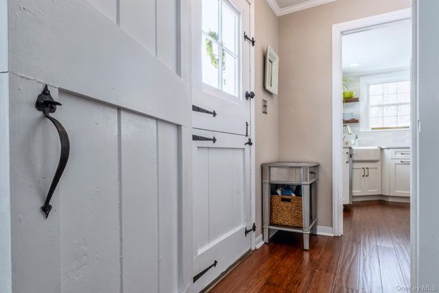 323 Hillside Avenue, Hurley, NY 12443