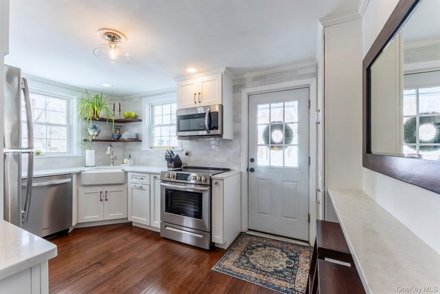 323 Hillside Avenue, Hurley, NY 12443