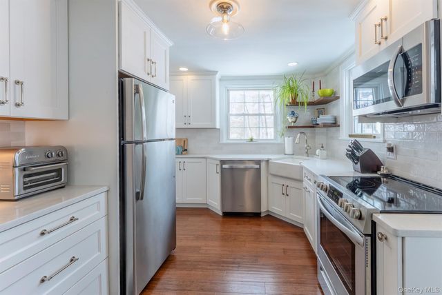 323 Hillside Avenue, Hurley, NY 12443