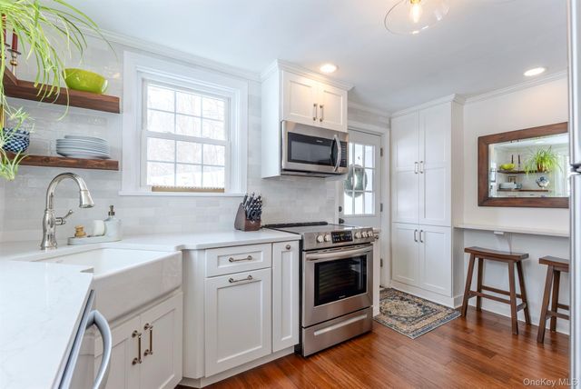 323 Hillside Avenue, Hurley, NY 12443